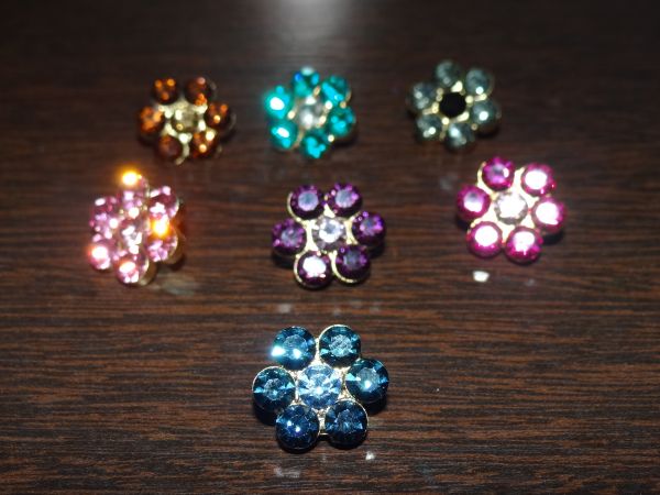 Piercing de flor em swarovsky